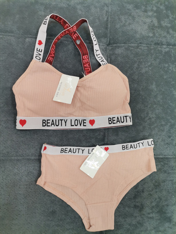 ست نیمتنه و شورت کبریتی پاستیلی دخترانه تینیجری مدل beauty love